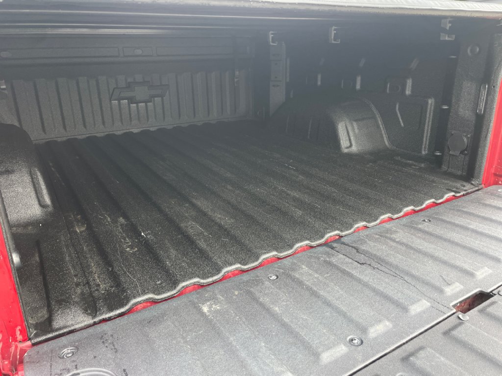 Used 2025 Chevrolet Silverado 1500 LTZ AWD/4WD image 16