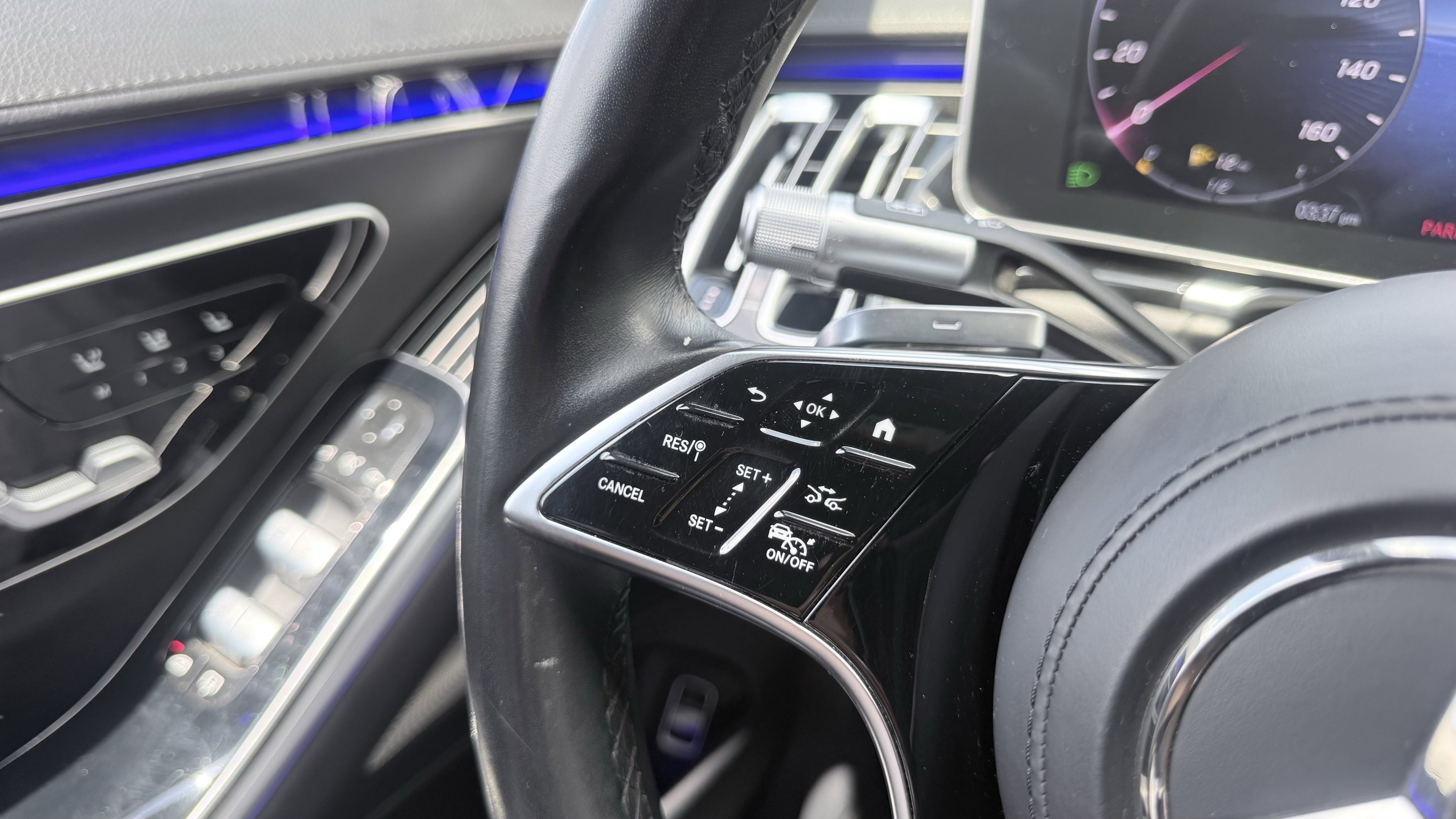 Used 2022 Mercedes-Benz S 580 4MATIC Sedan w/ AMG Line Package image 32