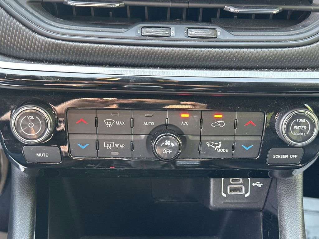 Used 2023 Jeep Compass Trailhawk image 16