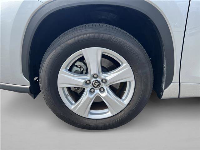 Certified 2025 Toyota Highlander LE image 26
