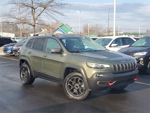 Used 2021 Jeep Cherokee Trailhawk w/ Comfort & Convenience Group image 32