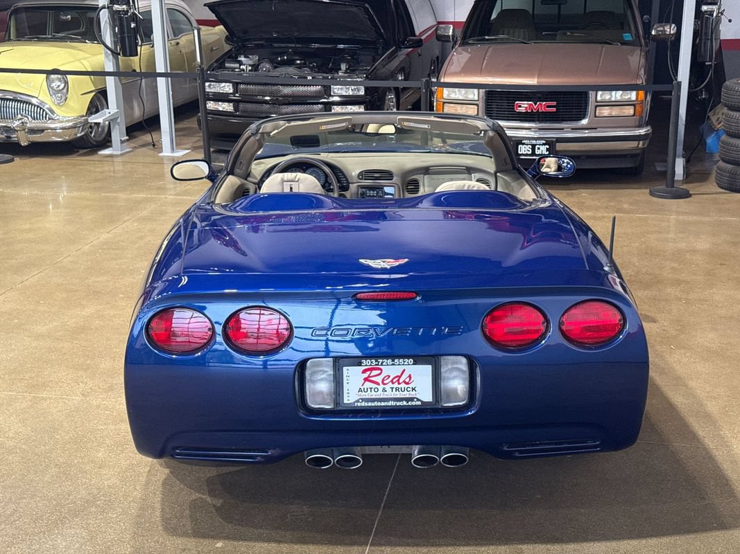 Used 2004 Chevrolet Corvette Convertible w/ Preferred Equipment Group RWD image 8