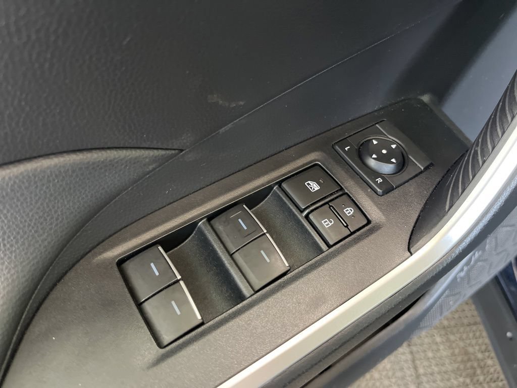 Used 2024 Toyota RAV4 XLE AWD/4WD image 4
