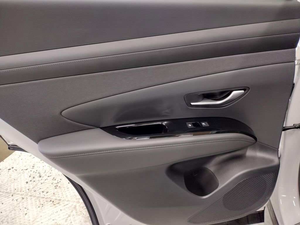 Certified 2025 Hyundai Tucson Limited image 29