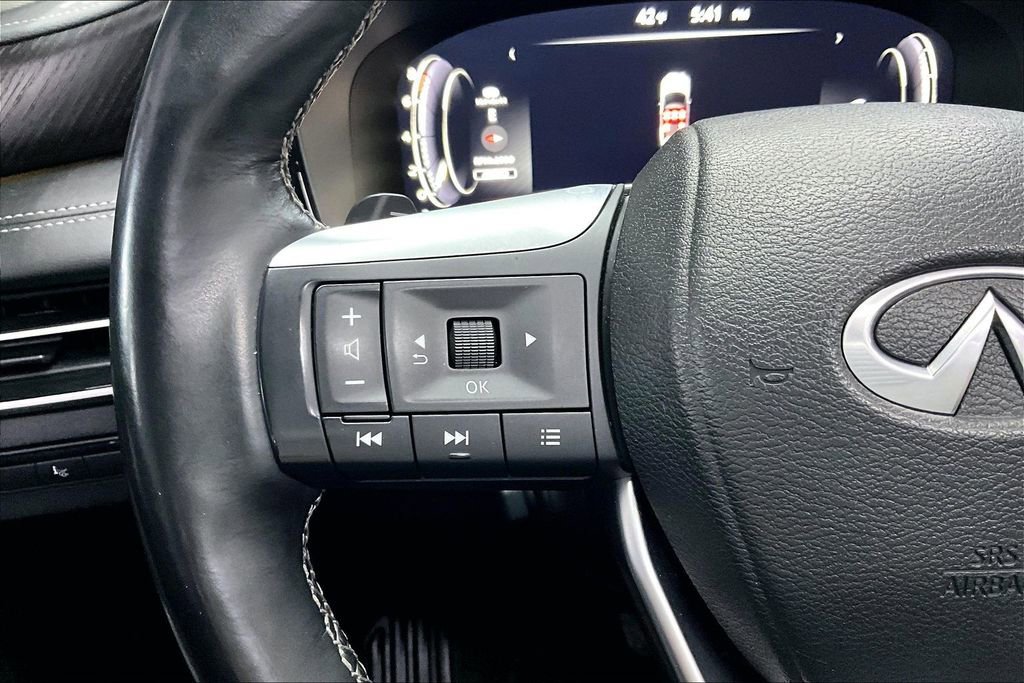 Used 2023 INFINITI QX60 Sensory w/ Vision Package AWD/4WD image 11