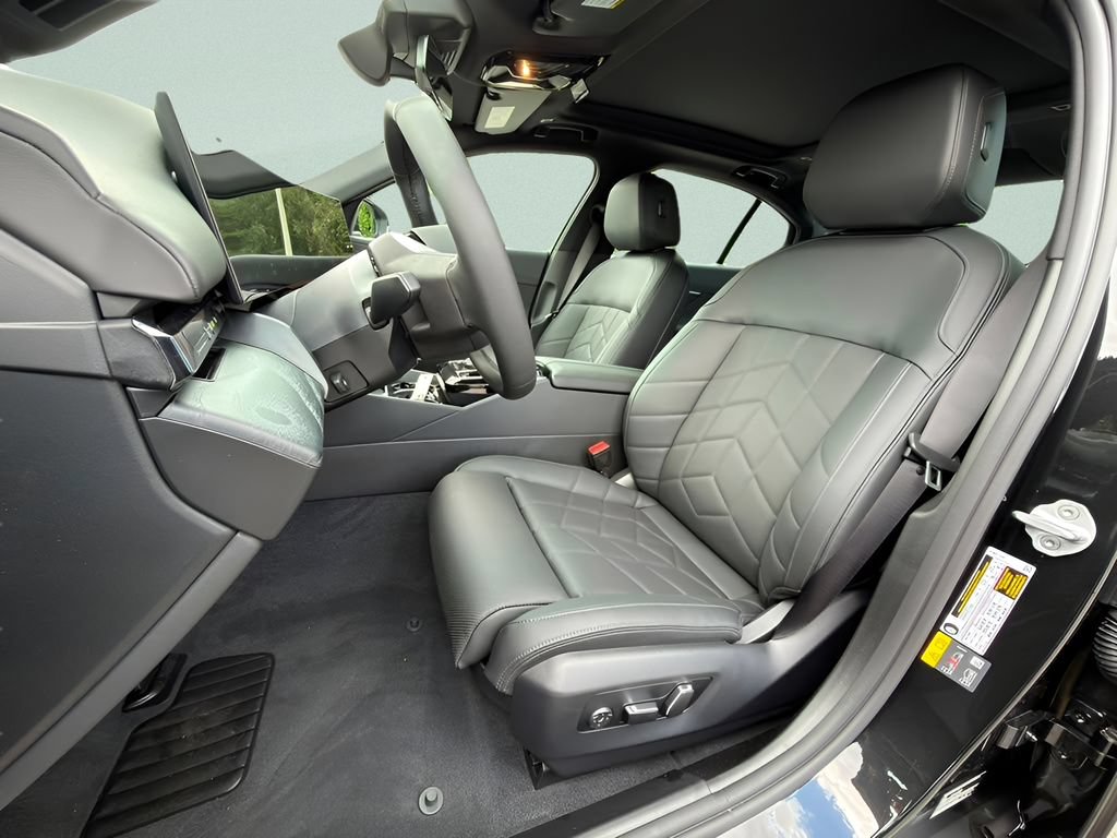 New 2027 BMW i5 eDrive40 w/ Premium Package RWD image 10