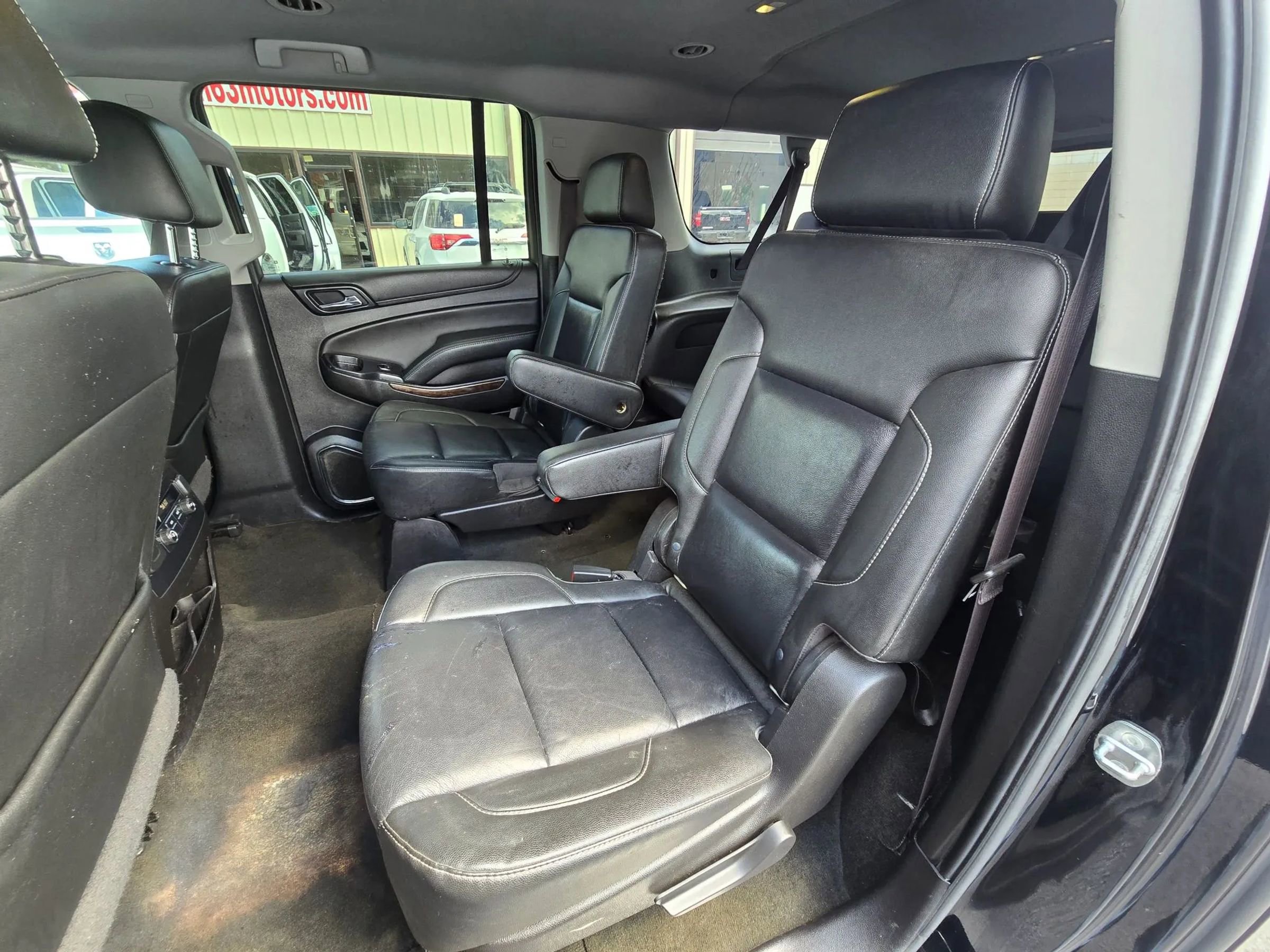 Used 2017 Chevrolet Suburban LT image 14