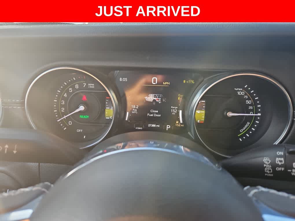 Used 2023 Jeep Wrangler Unlimited Sahara AWD/4WD image 19