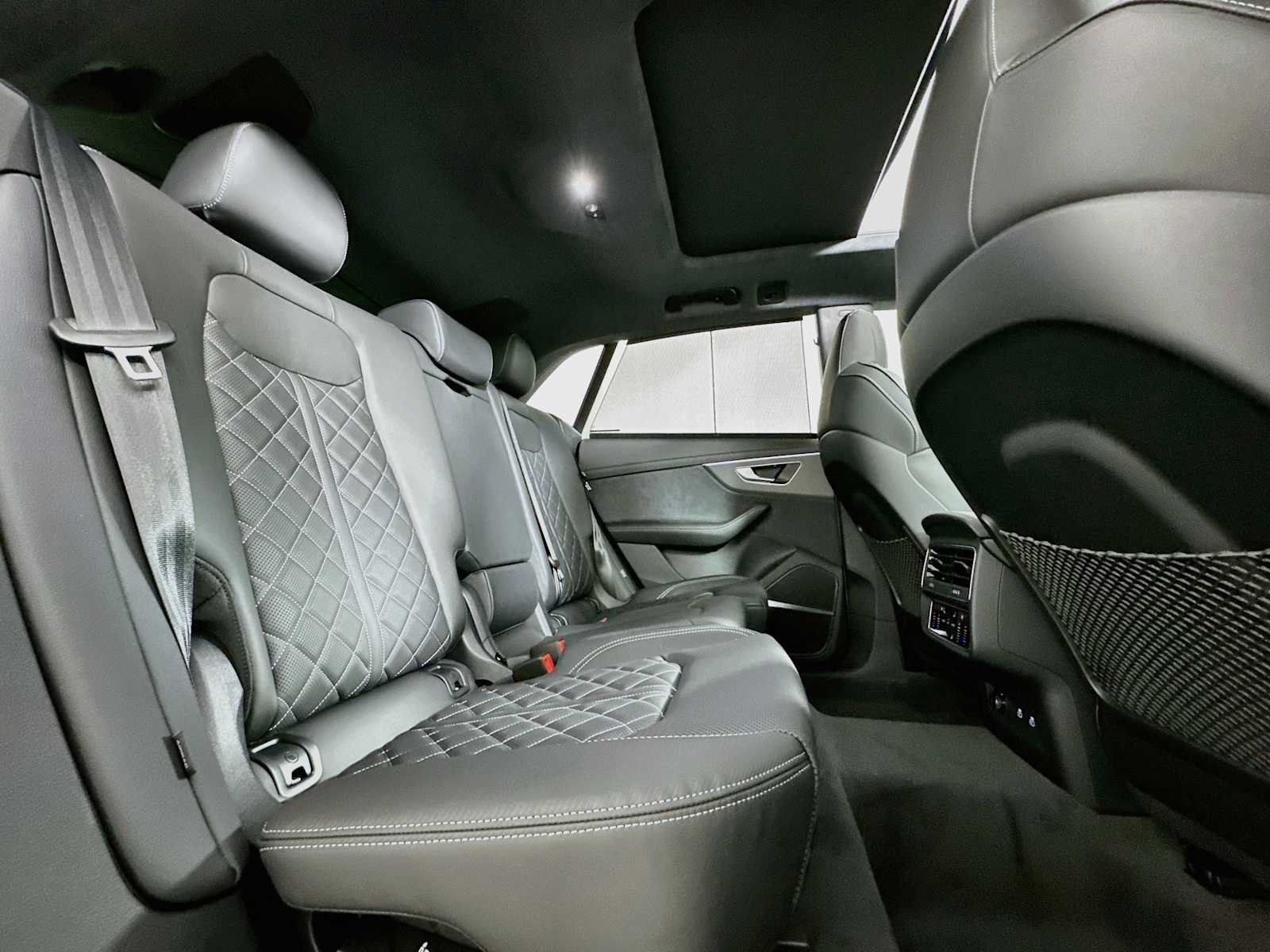 New 2026 Audi SQ8 Prestige AWD/4WD image 26
