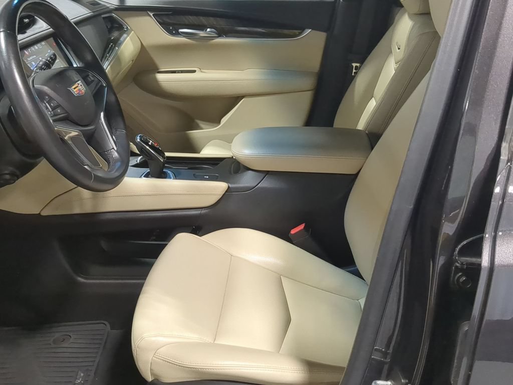 Used 2018 Cadillac XT5 FWD w/ LPO, Wheel Lock Package image 19