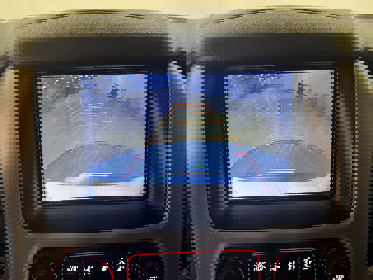 Used 2015 GMC Yukon XL Denali w/ Premium Package image 19