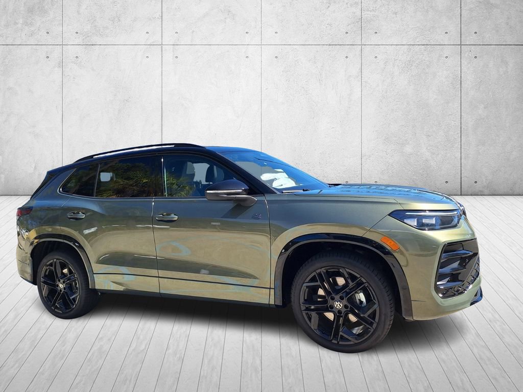 New 2026 Volkswagen Tiguan SE R-Line image 3