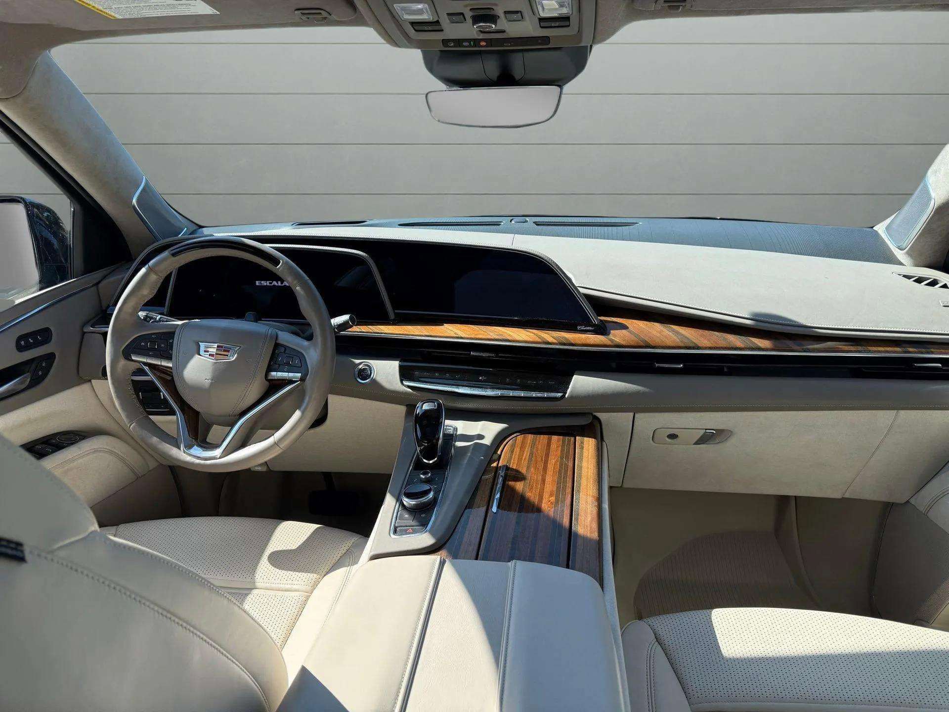 Used 2024 Cadillac Escalade ESV Sport Platinum w/ Heavy-Duty Trailer Package image 5