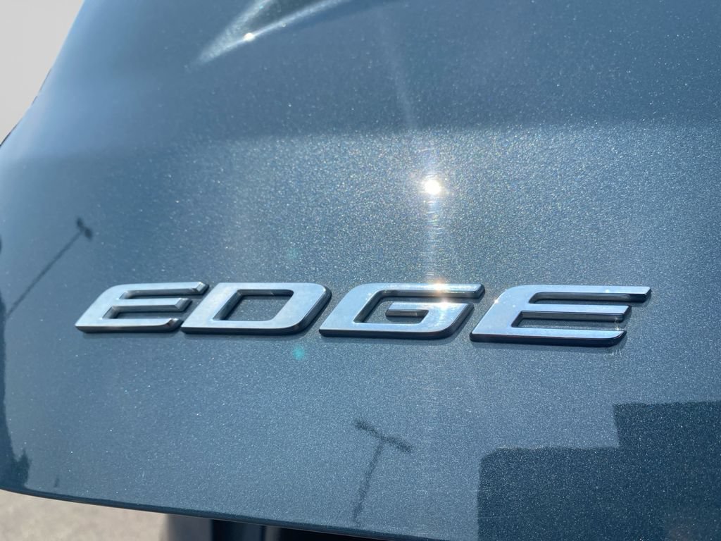 Used 2019 Ford Edge SEL w/ Equipment Group 201A AWD/4WD image 17