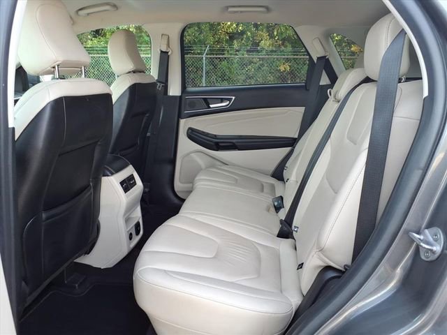 Used 2022 Ford Edge Titanium image 9