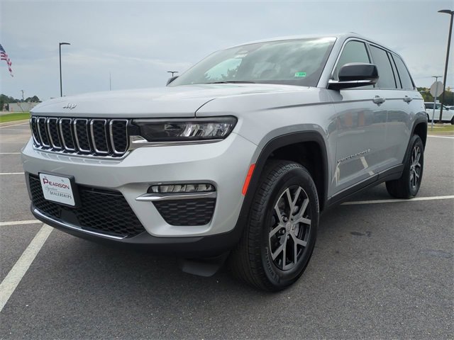 New 2025 Jeep Grand Cherokee Limited w/ Trailer Tow Package image 8