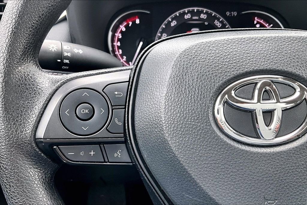 Used 2025 Toyota RAV4 LE AWD/4WD image 26