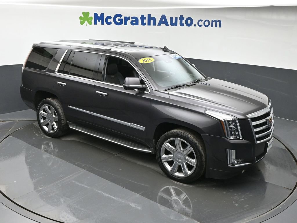 Used 2016 Cadillac Escalade Luxury image 3
