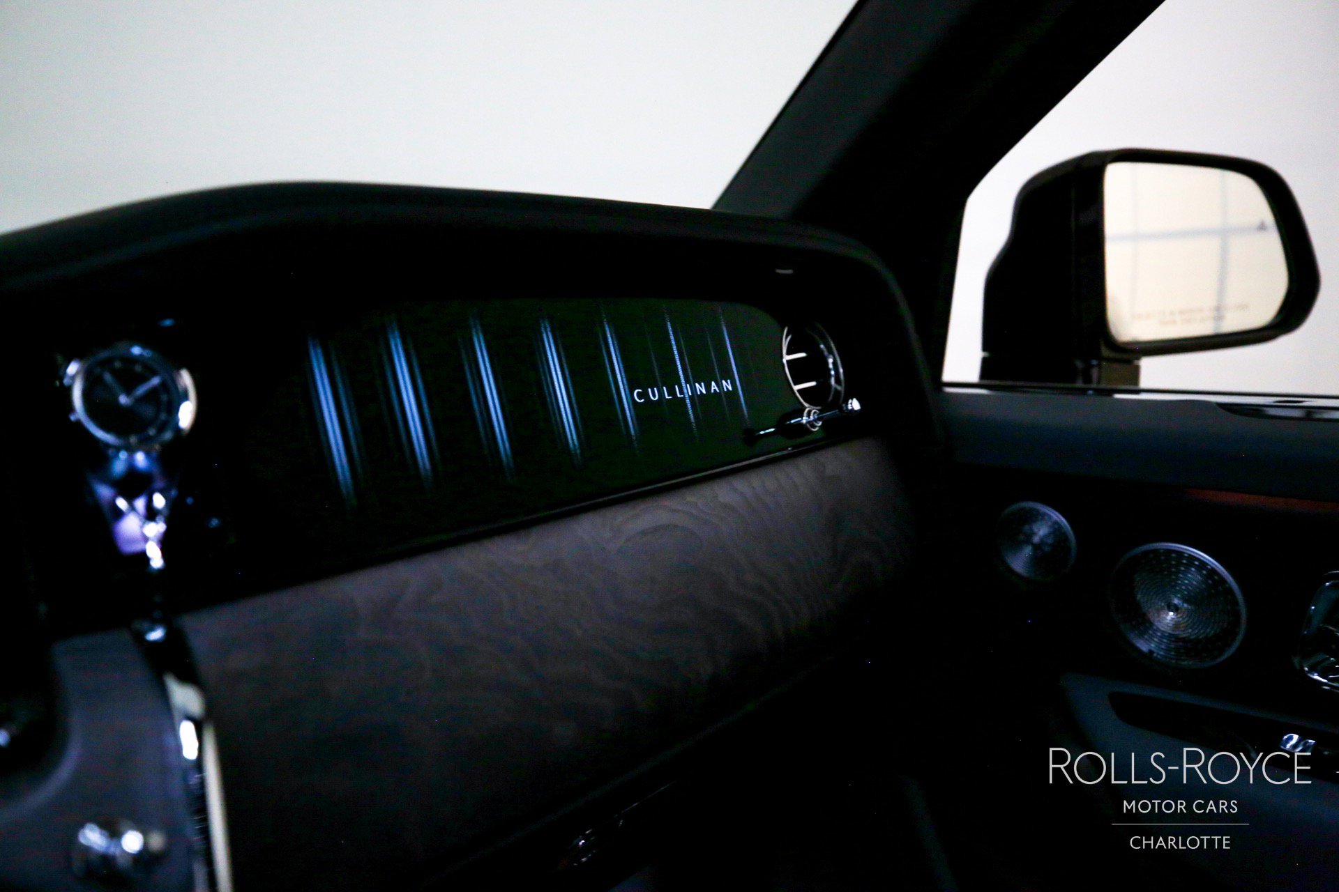 Certified 2025 Rolls-Royce Cullinan image 36