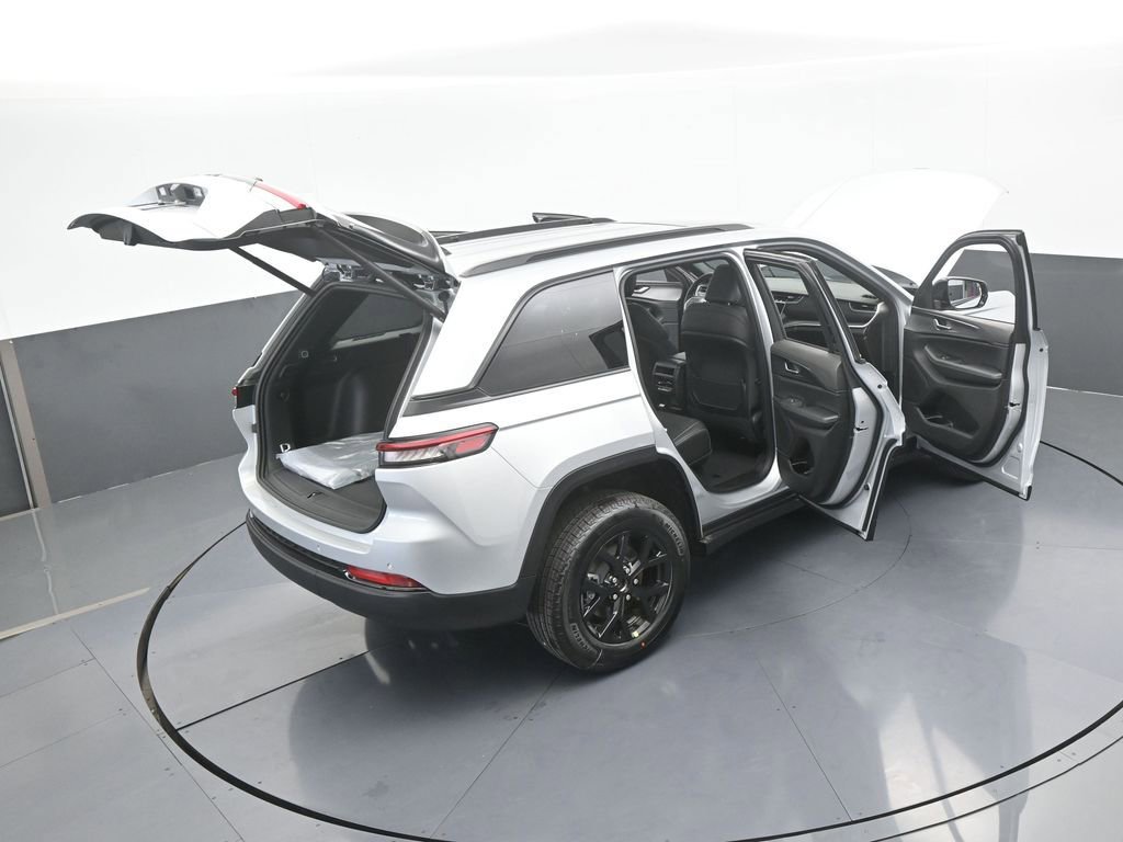 New 2025 Jeep Grand Cherokee Altitude image 63