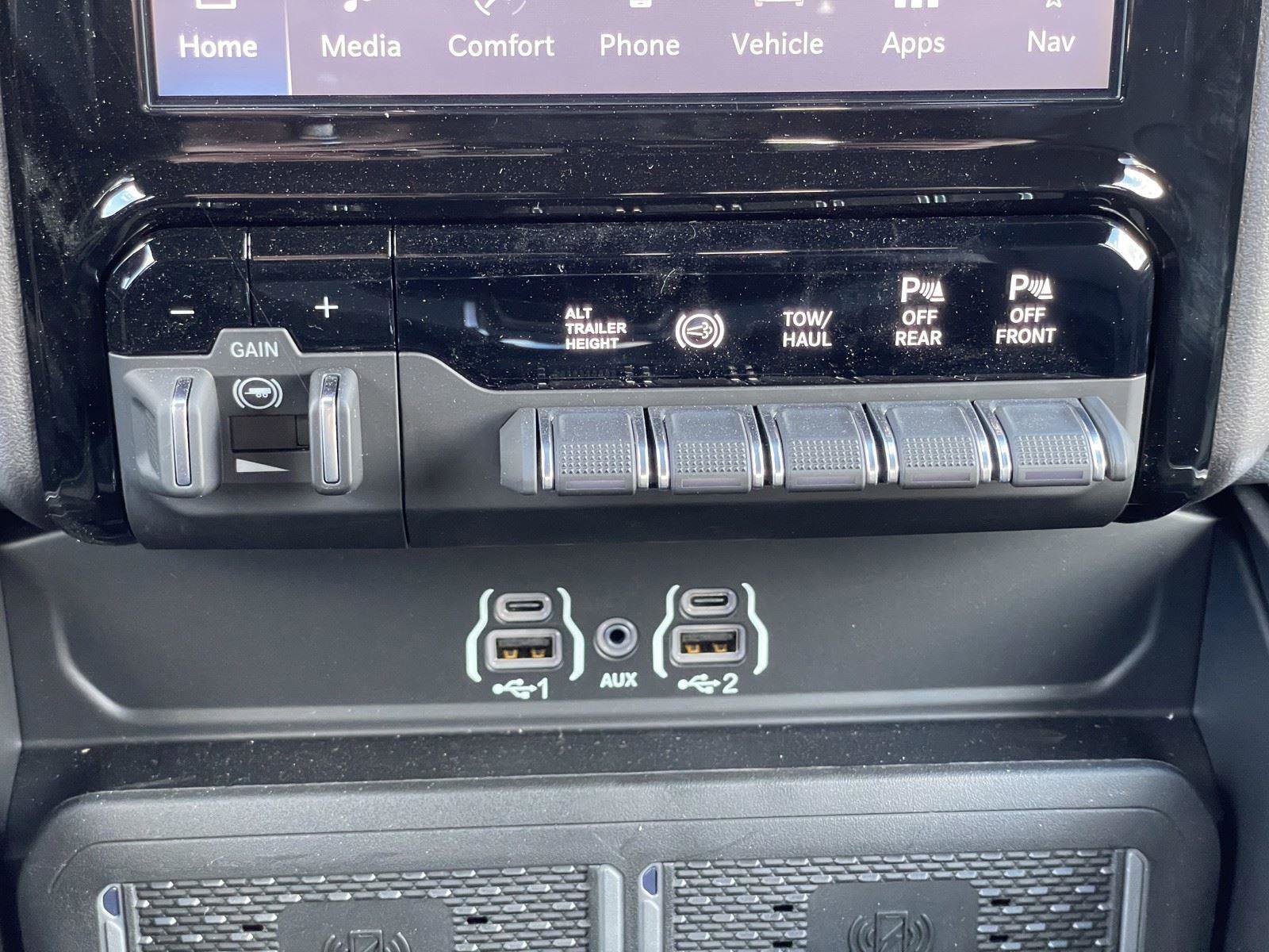 New 2026 RAM 3500 Laramie w/ Night Edition AWD/4WD image 24