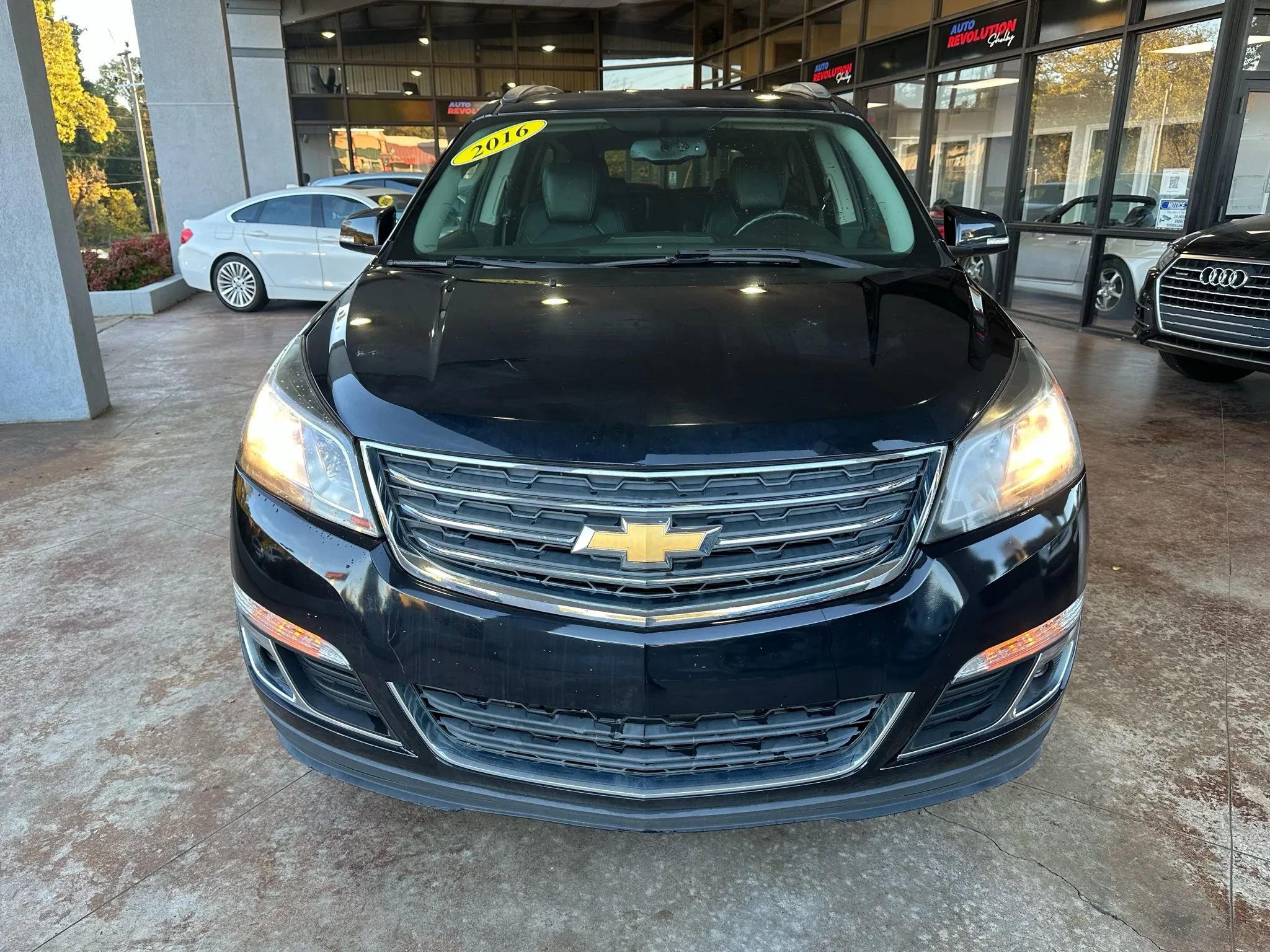 Used 2016 Chevrolet Traverse LT image 2