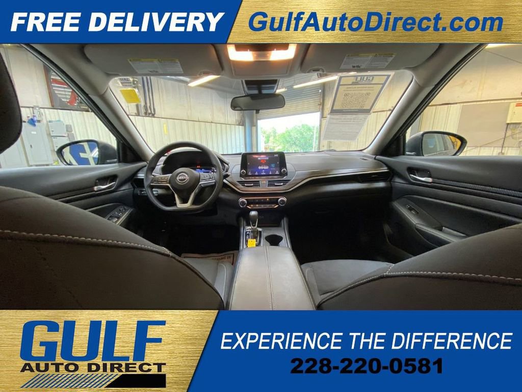 Used 2025 Nissan Altima 2.5 SV FWD image 2