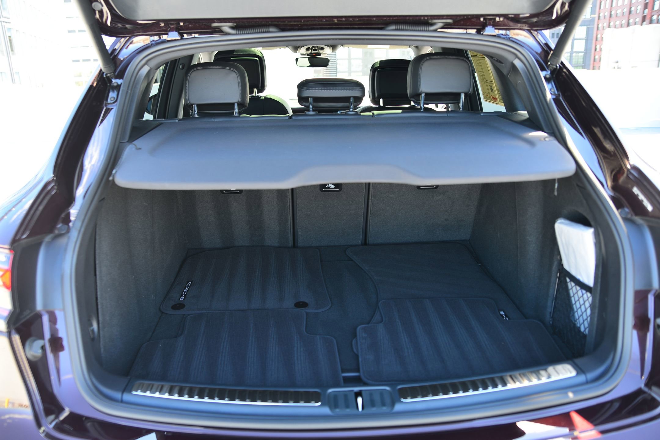 Certified 2025 Porsche Macan image 27