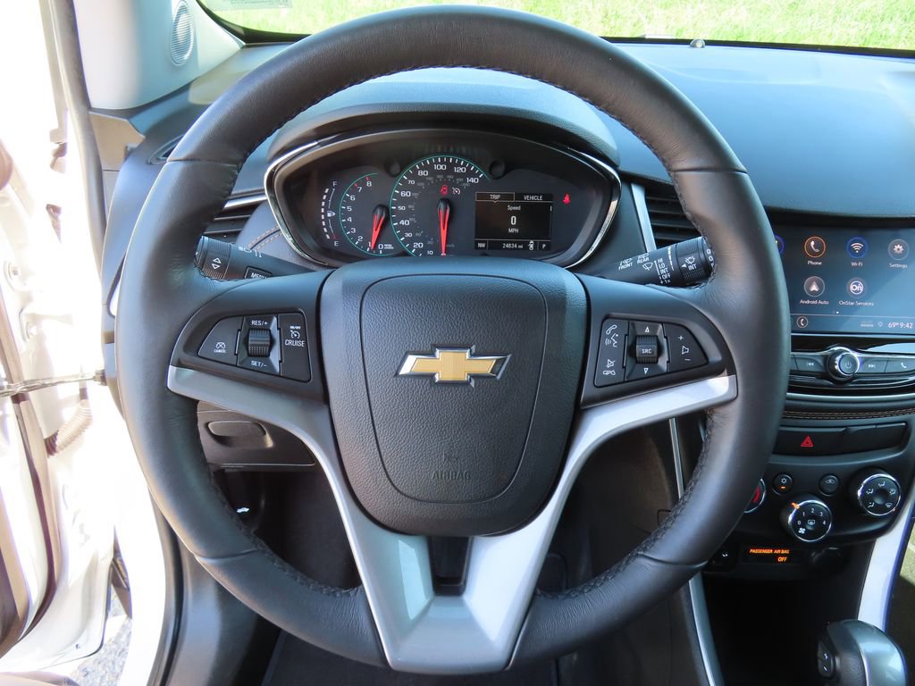 Certified 2022 Chevrolet Trax LT w/ Driver Confidence Package AWD/4WD image 15