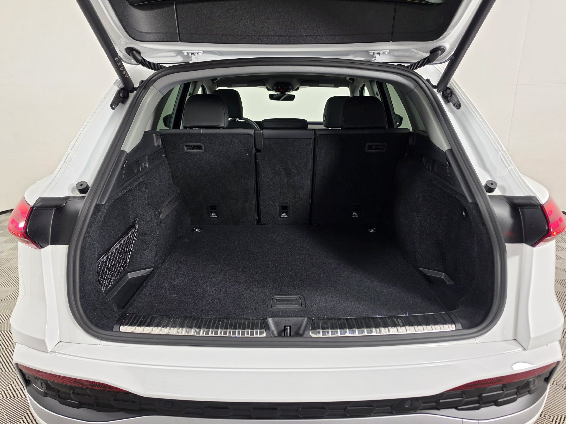 Certified 2025 Audi Q5 Premium w/ Convenience Package AWD/4WD image 50