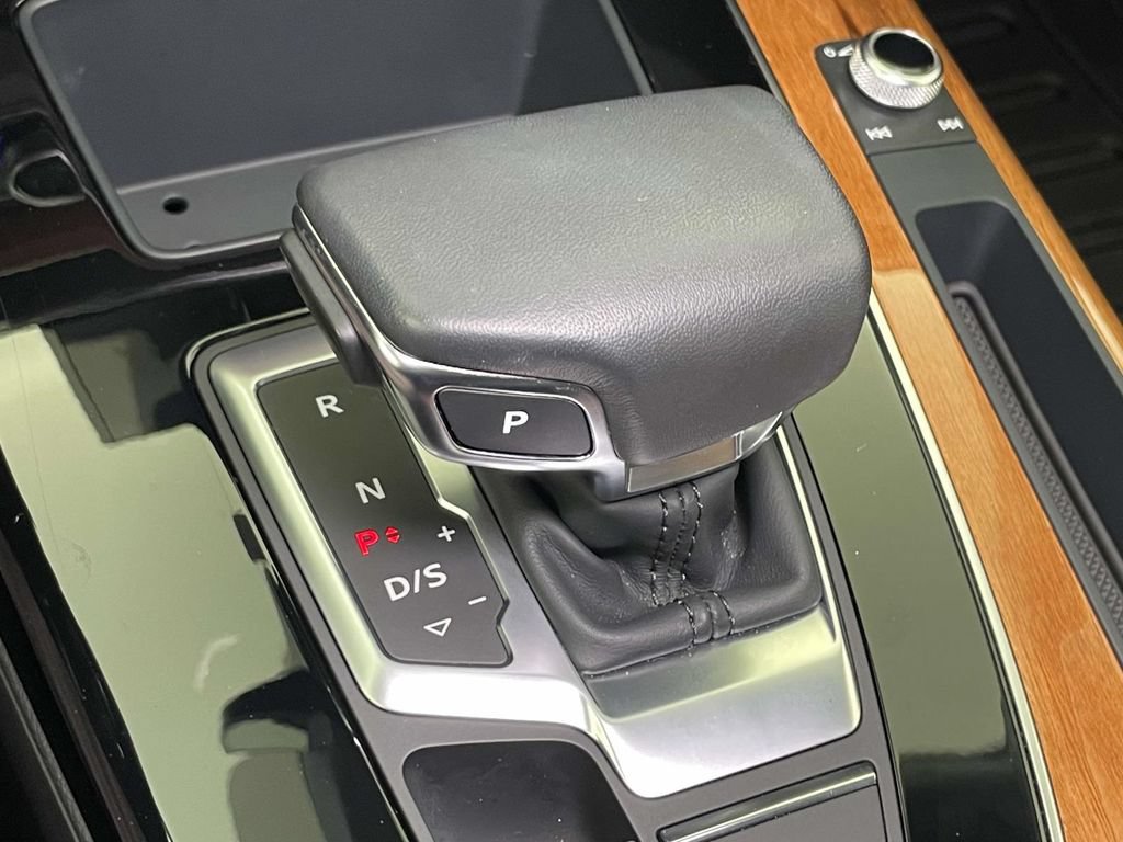 Used 2023 Audi Q5 2.0T Premium w/ Convenience Package AWD/4WD image 32