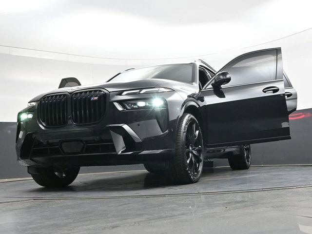 Used 2025 BMW X7 M60i AWD/4WD image 43