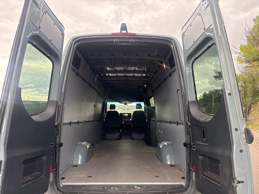 Used 2025 Mercedes-Benz Sprinter 2500 image 10