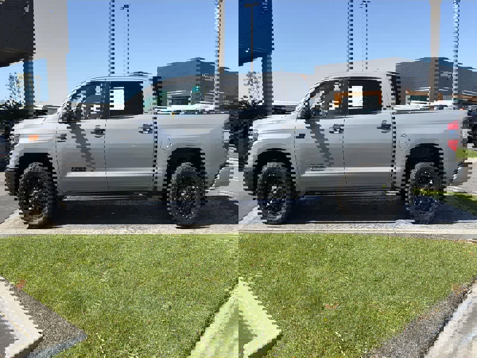 Used 2021 Toyota Tundra SR5 image 3