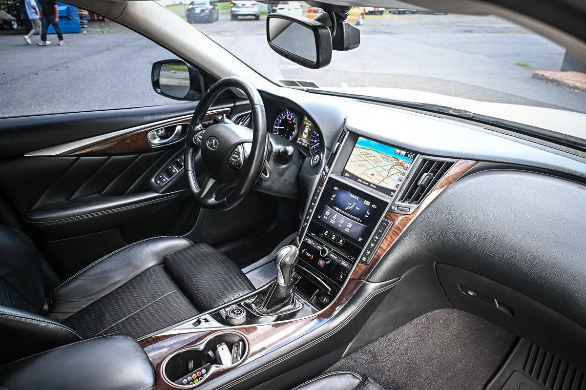 Used 2015 INFINITI Q50 AWD w/ Technology Package image 19