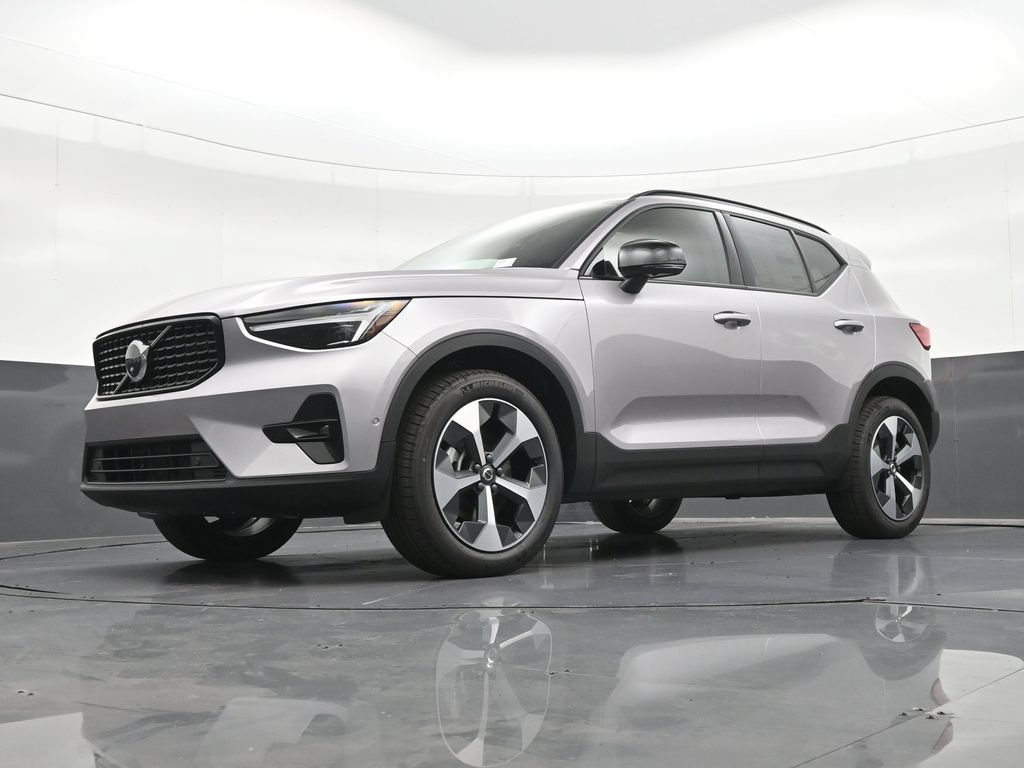New 2026 Volvo XC40 B5 Plus w/ Climate Package AWD/4WD image 25