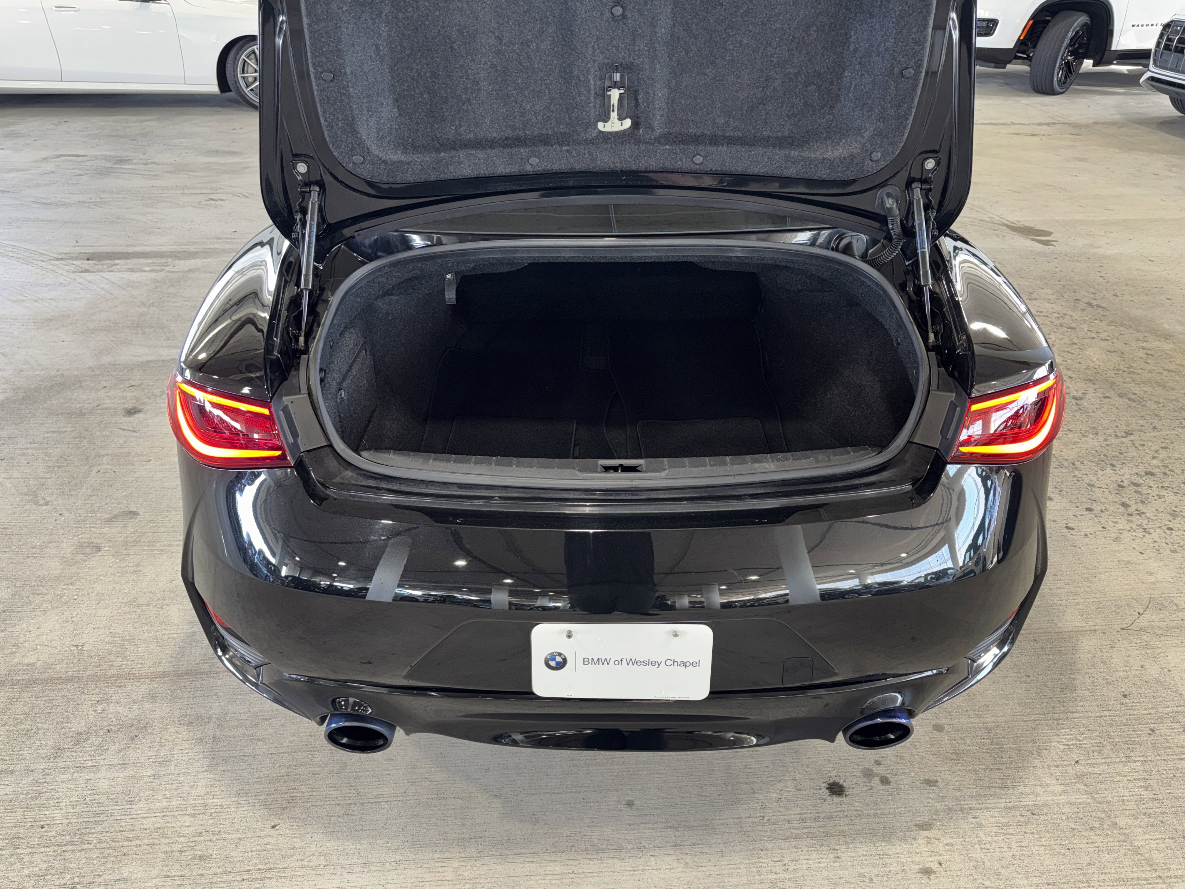 Used 2017 INFINITI Q60 Red Sport 400 image 12