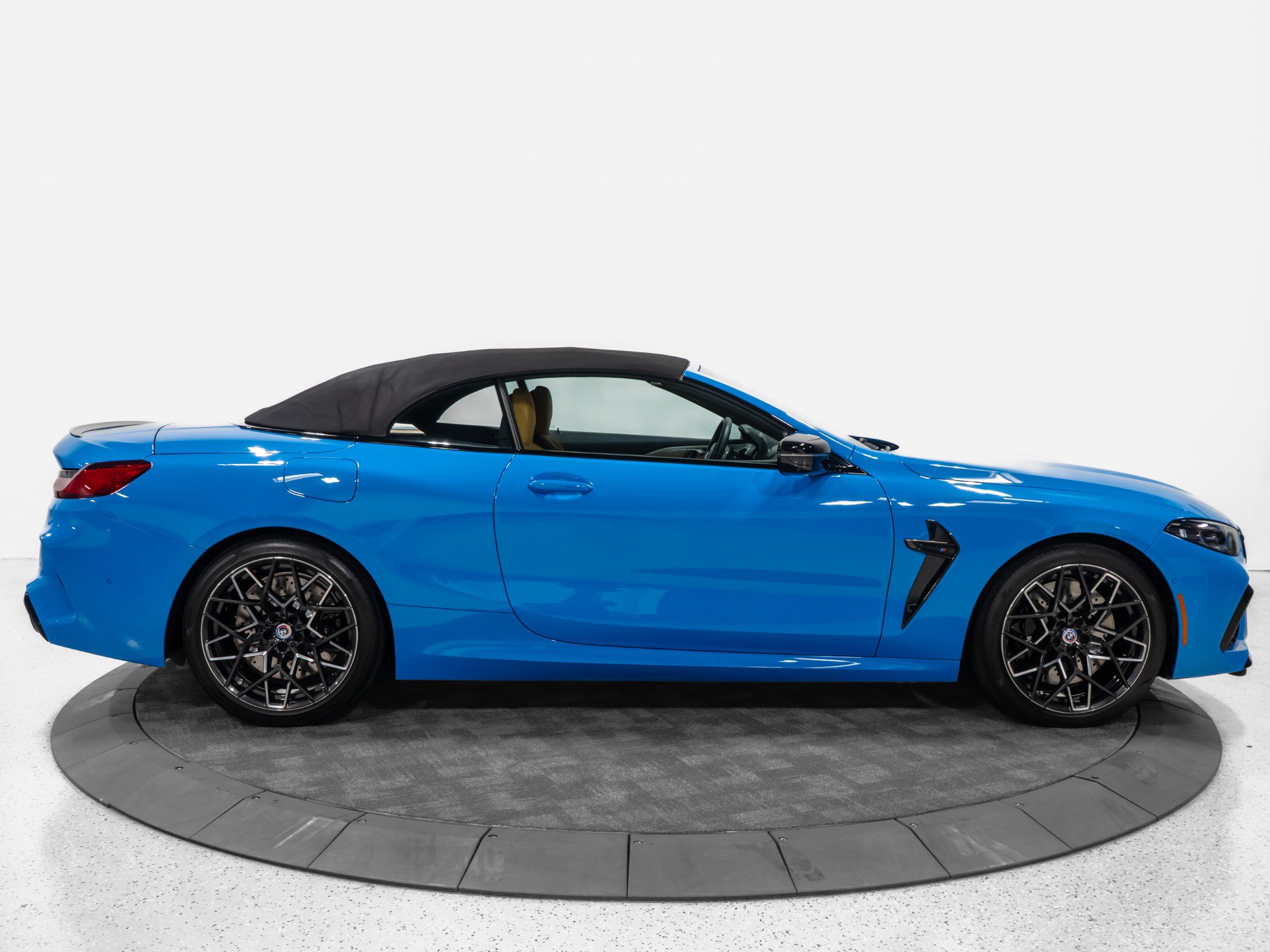 Used 2023 BMW M8 Competition AWD/4WD image 8