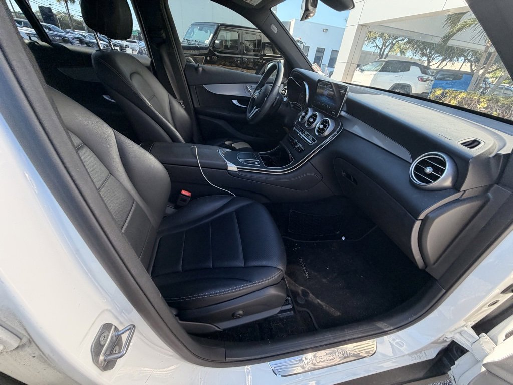 Used 2020 Mercedes-Benz GLC 300 image 14