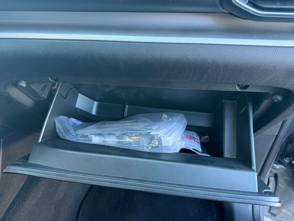 Used 2022 Ford Explorer XLT w/ Equipment Group 202A image 29