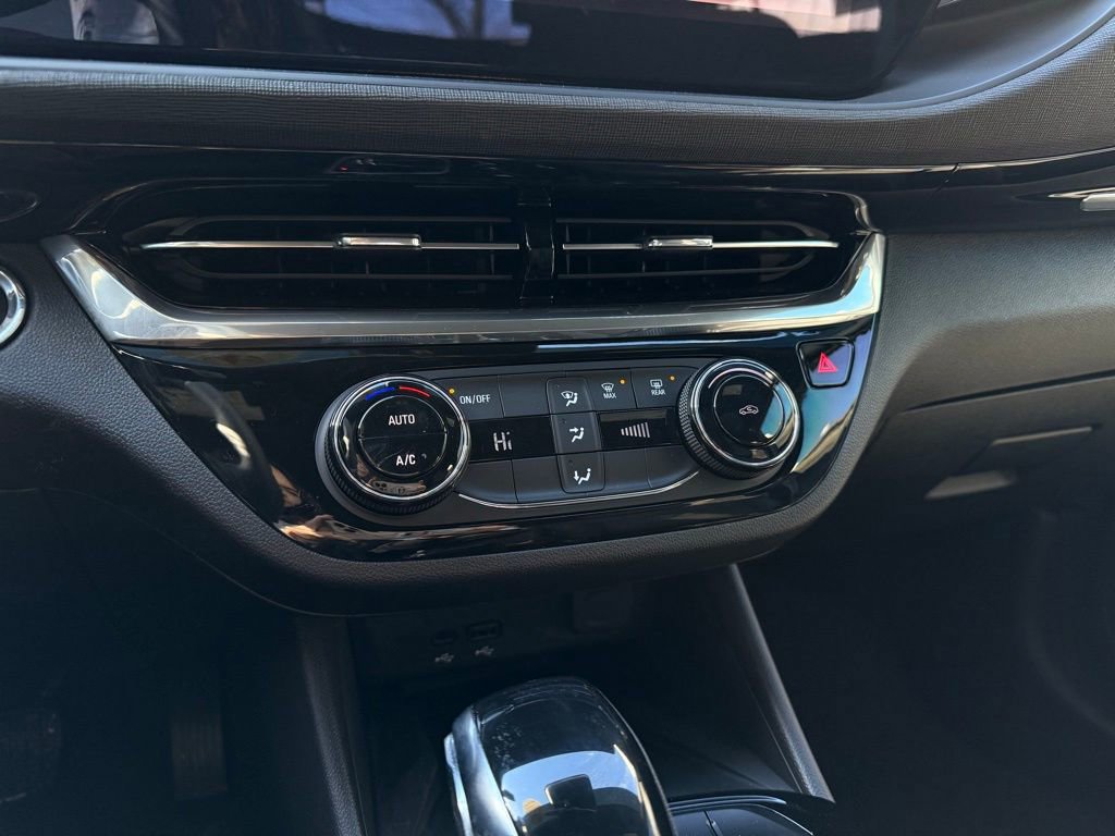 Used 2024 Buick Envista Sport Touring w/ Convenience II Package image 12