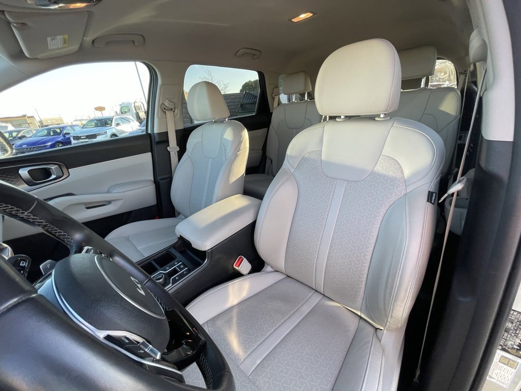 Used 2022 Kia Sorento S image 23