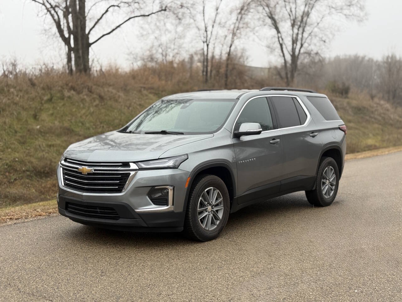 Used 2023 Chevrolet Traverse LT AWD/4WD image 2