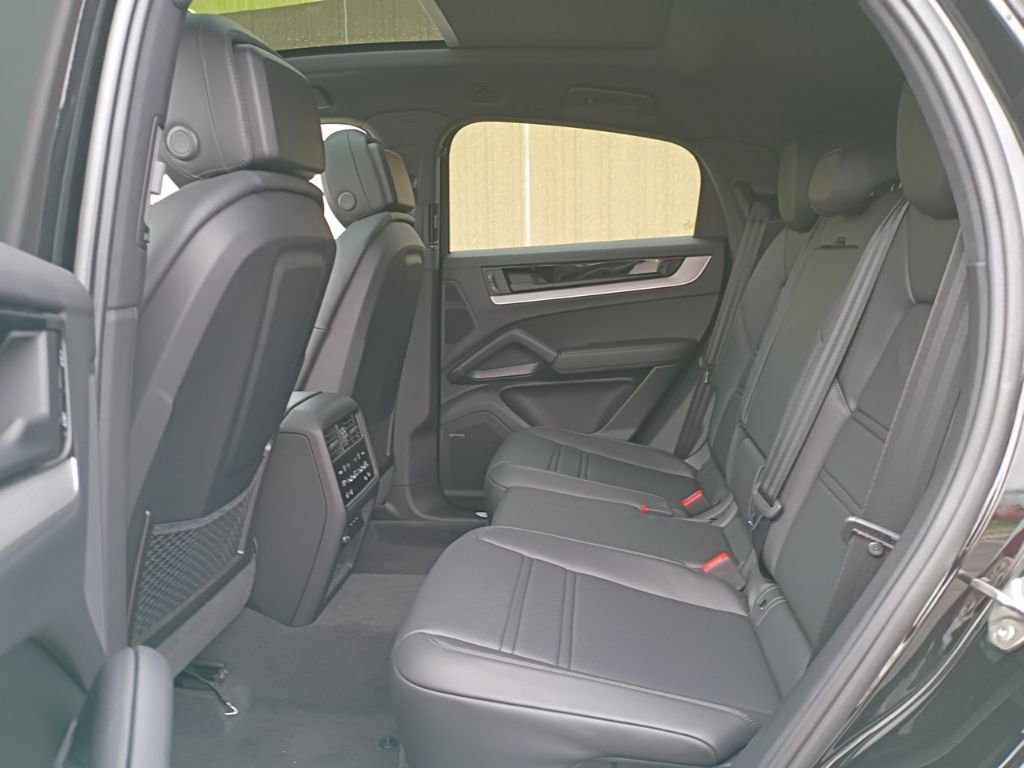 Certified 2026 Porsche Cayenne image 15