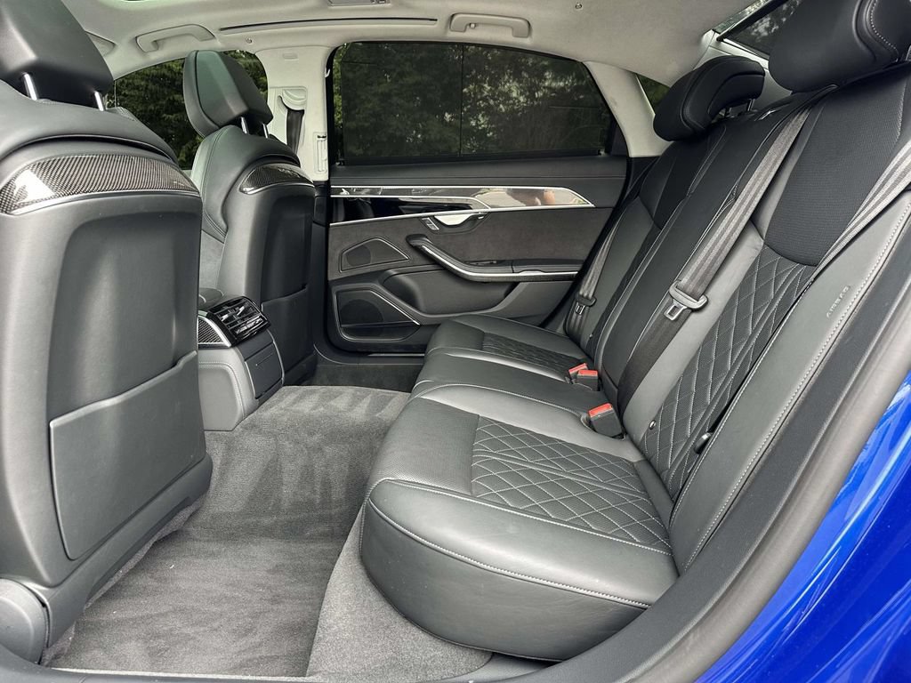 Used 2022 Audi S8 w/ S8 Comfort Plus Package AWD/4WD image 10