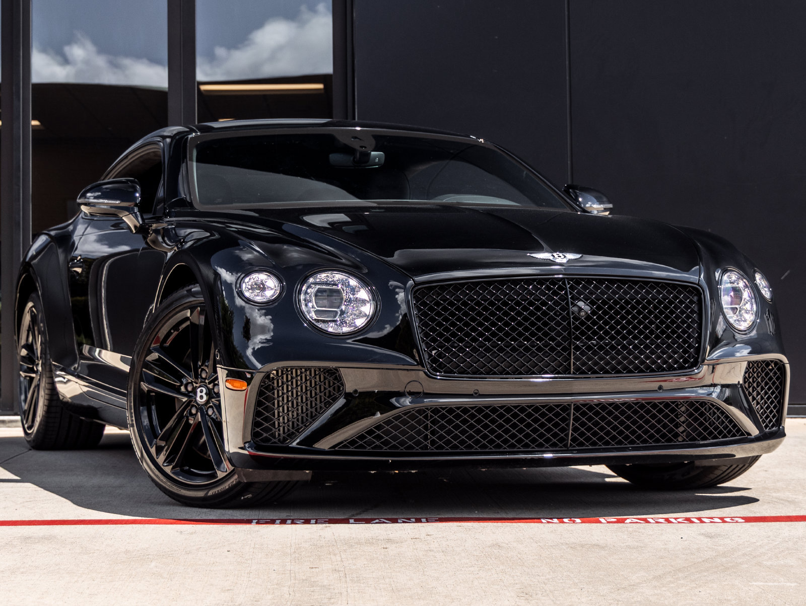 Used 2023 Bentley Continental GT Mulliner AWD/4WD image 2