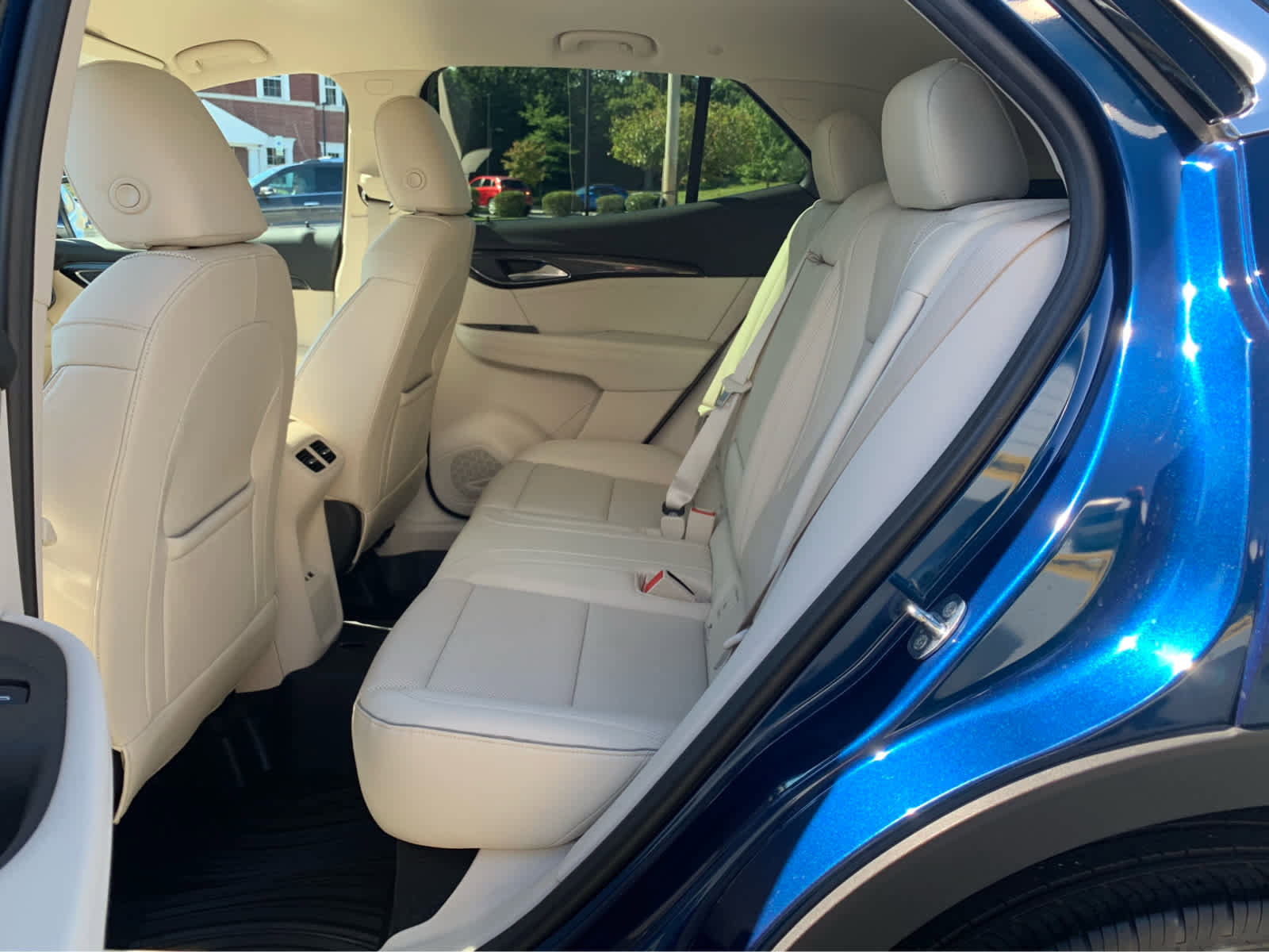 Used 2022 Buick Envision Essence w/ Safety Package image 23