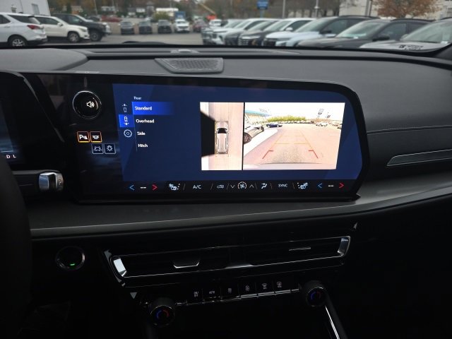 New 2026 Chevrolet Traverse LT image 19