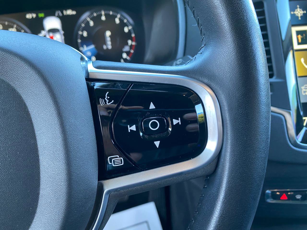 Used 2020 Volvo XC90 T6 Momentum image 67