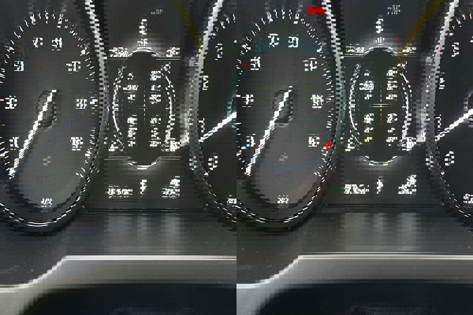 Used 2016 Land Rover Range Rover Evoque SE image 30